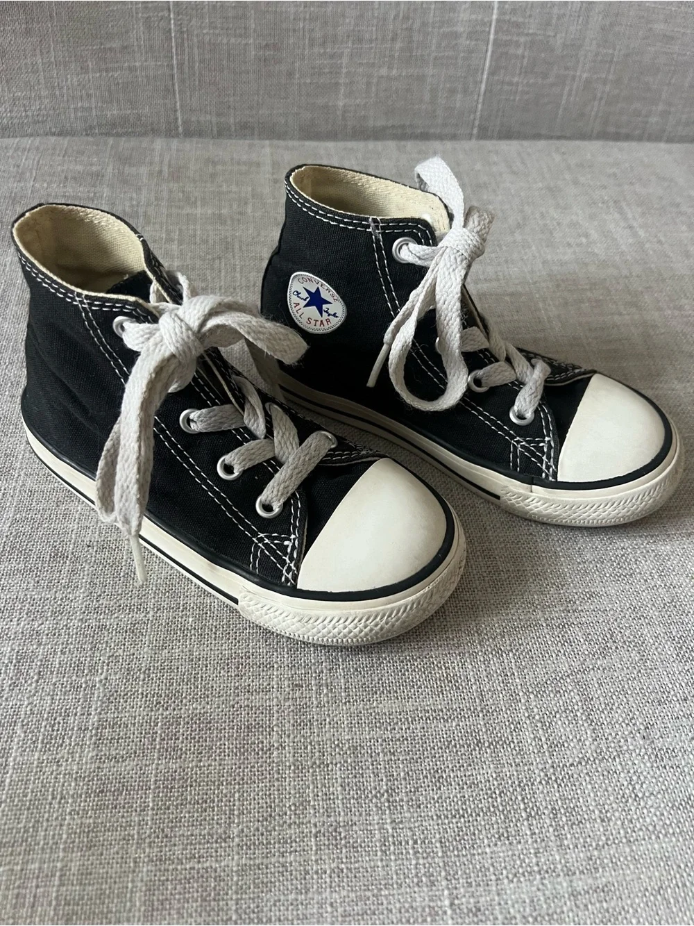 Converse Black and White Streetwear Unisex Kids High-Top Sneakers, Size 8